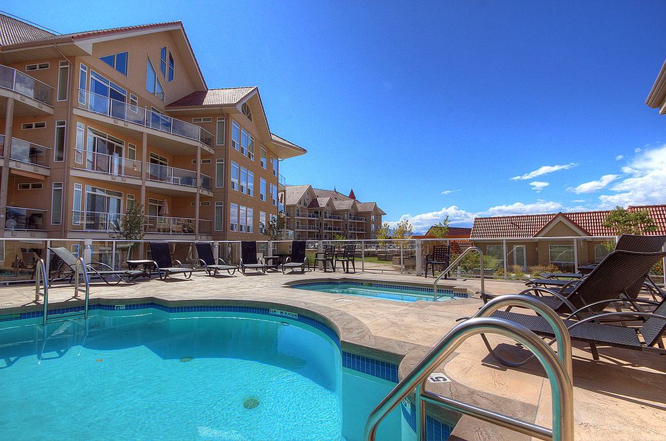 Exterior at Discovery Bay Resort, Kelowna
