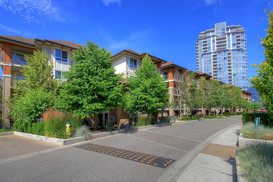 Exterior at Waterscapes, Kelowna
